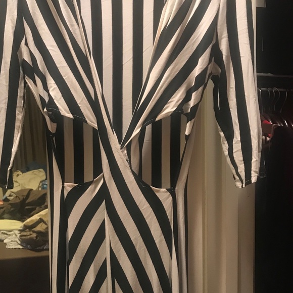 Black and White Striped Cut Out maxi Dress - Picture 3 of 3